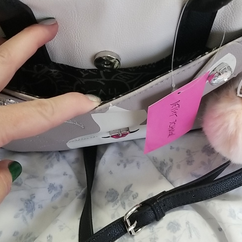 Cute cat face handbag. - Picture 6 of 6